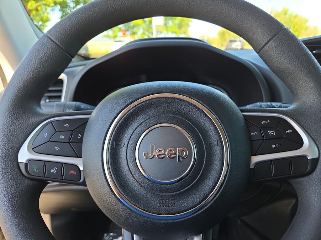 Thumbnail: 2021 Jeep Renegade - 10