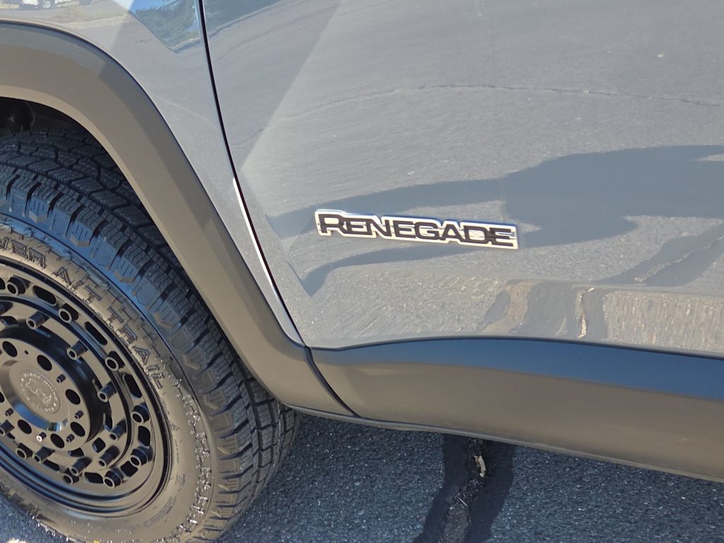 Thumbnail: 2021 Jeep Renegade - 7