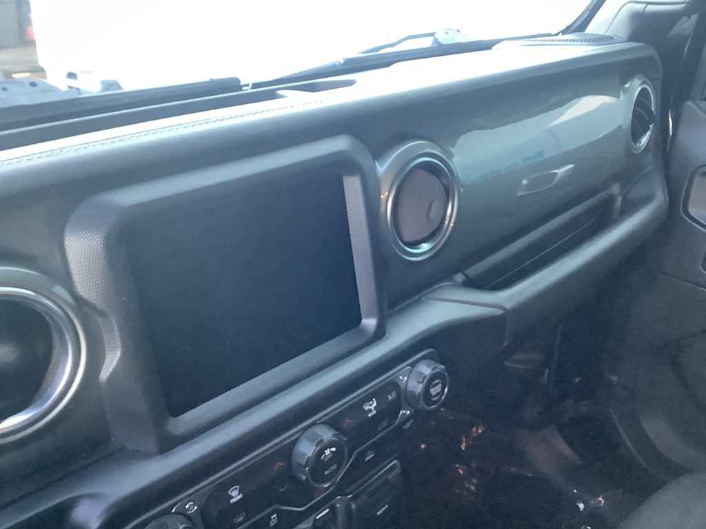 Thumbnail: 2022 Jeep Wrangler - 19