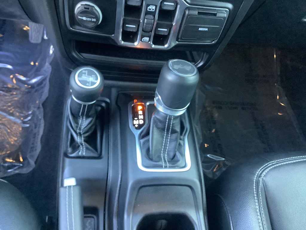 Thumbnail: 2022 Jeep Wrangler - 14