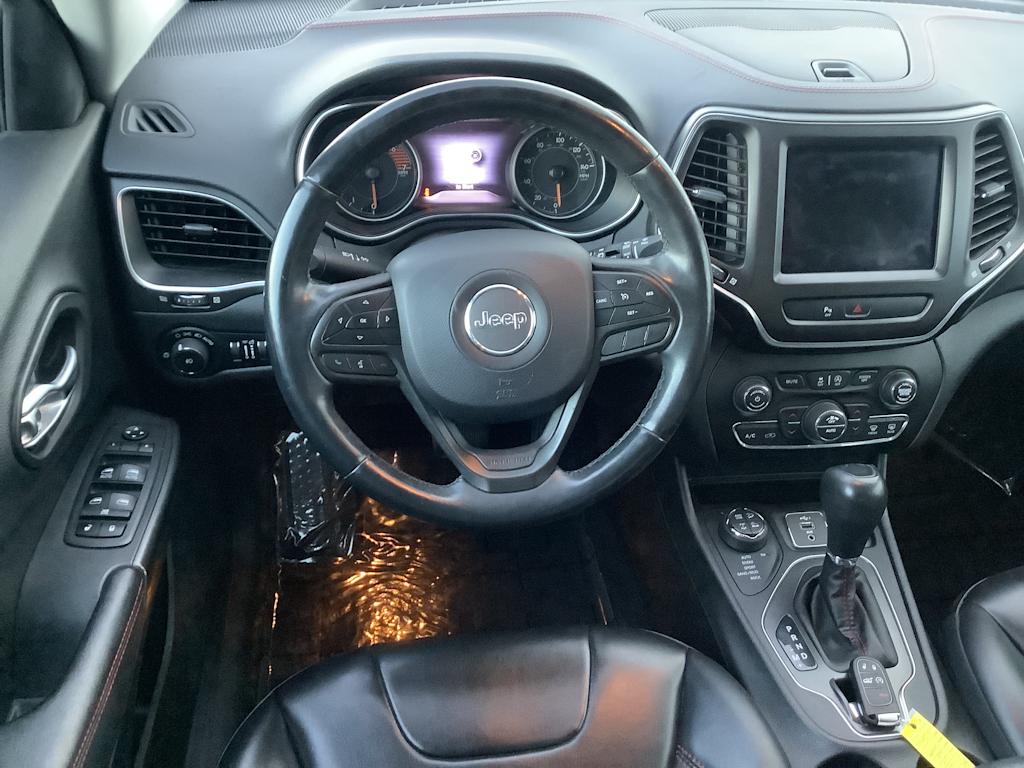 Thumbnail: 2019 Jeep Cherokee - 10