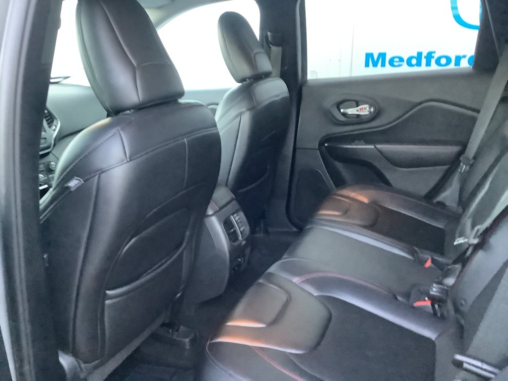 Thumbnail: 2019 Jeep Cherokee - 13