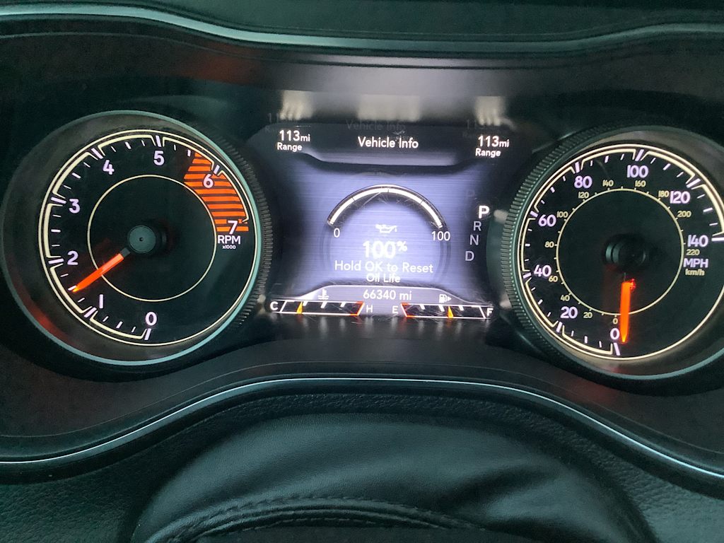 Thumbnail: 2019 Jeep Cherokee - 16