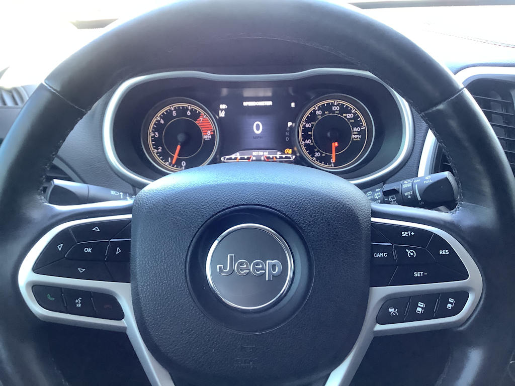Thumbnail: 2017 Jeep Cherokee - 13