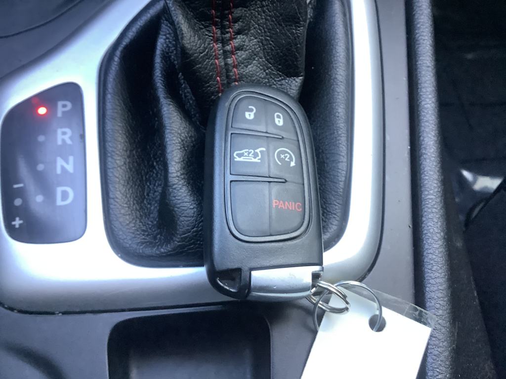 Thumbnail: 2017 Jeep Cherokee - 21
