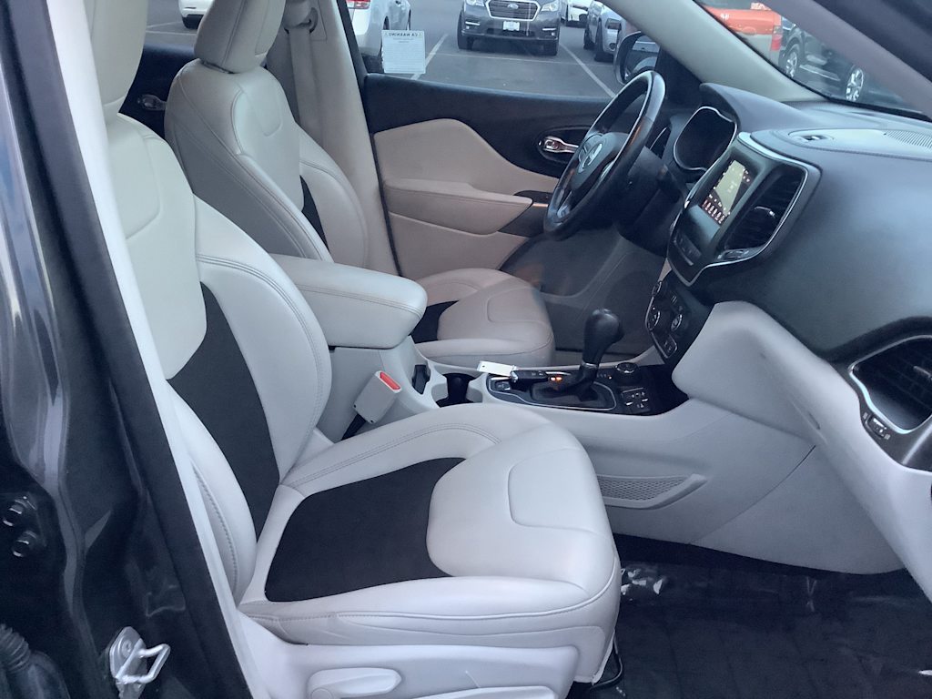 Thumbnail: 2021 Jeep Cherokee - 12