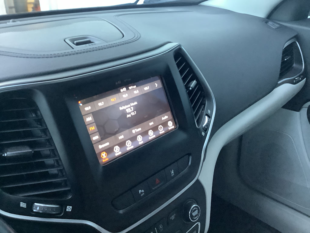 Thumbnail: 2021 Jeep Cherokee - 14