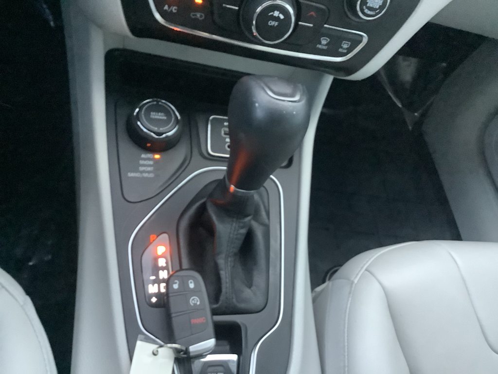 Thumbnail: 2021 Jeep Cherokee - 15