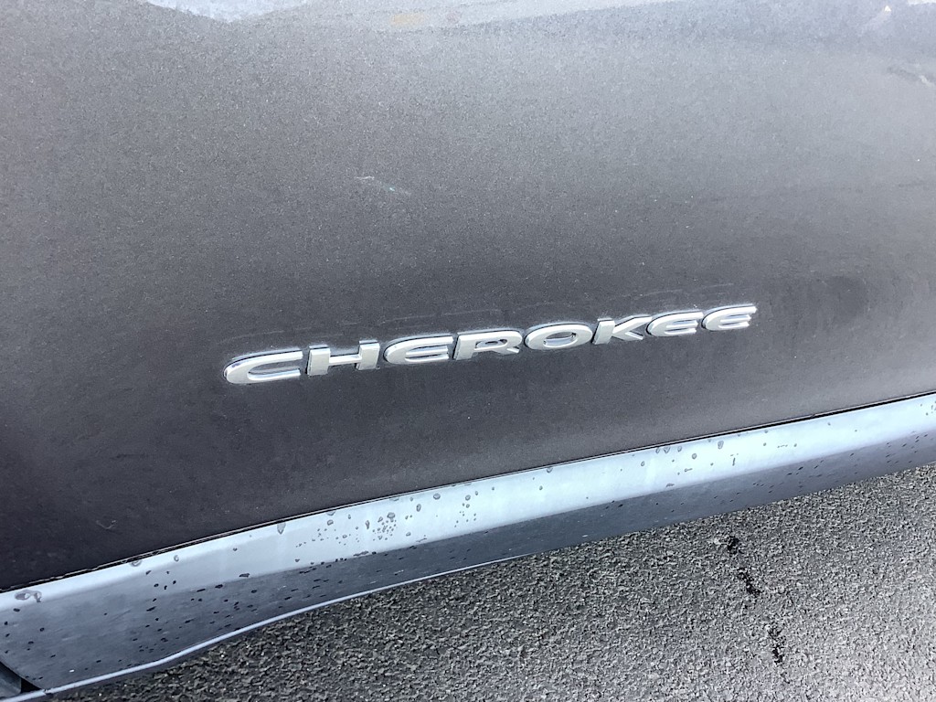 Thumbnail: 2022 Jeep Cherokee - 6