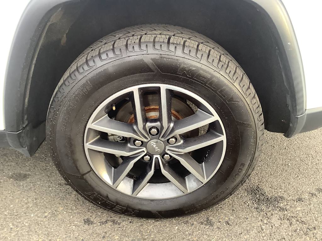 Thumbnail: 2018 Jeep Grand Cherokee - 8