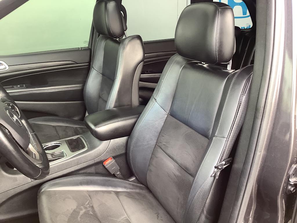 Thumbnail: 2020 Jeep Grand Cherokee - 12