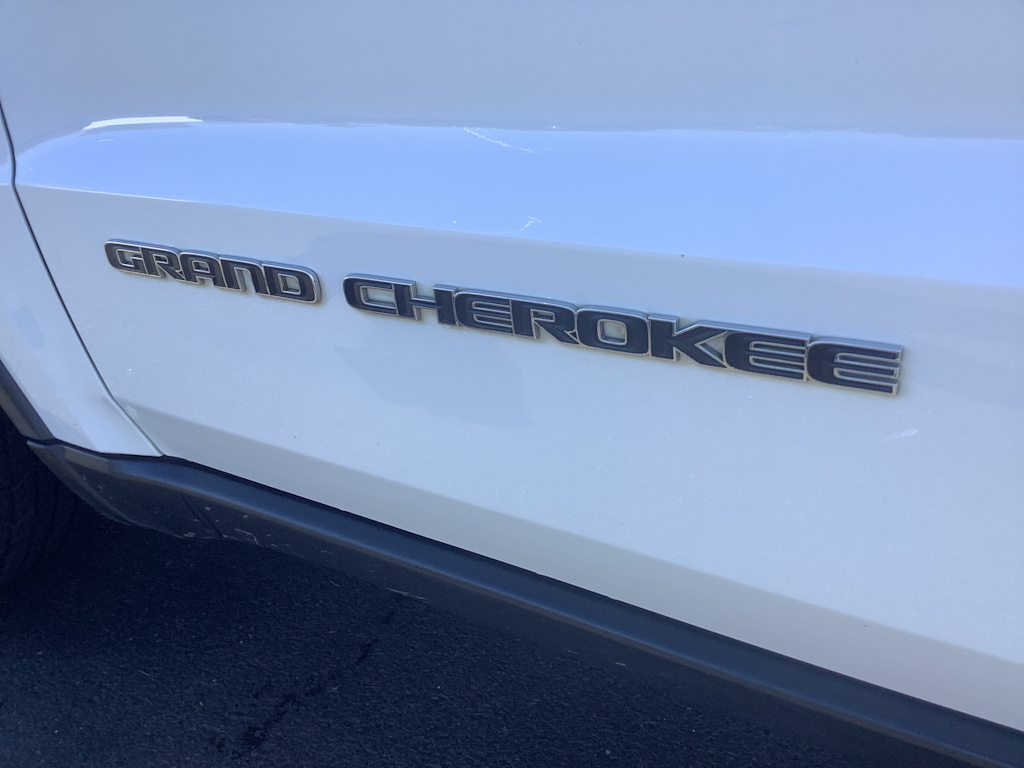 Thumbnail: 2018 Jeep Grand Cherokee - 8