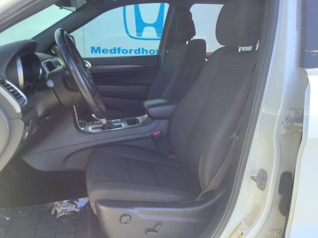 Thumbnail: 2018 Jeep Grand Cherokee - 12