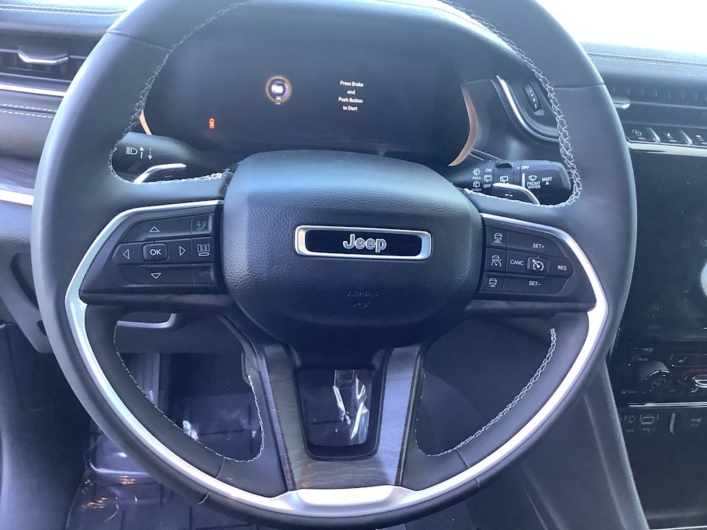 Thumbnail: 2023 Jeep Grand Cherokee - 10