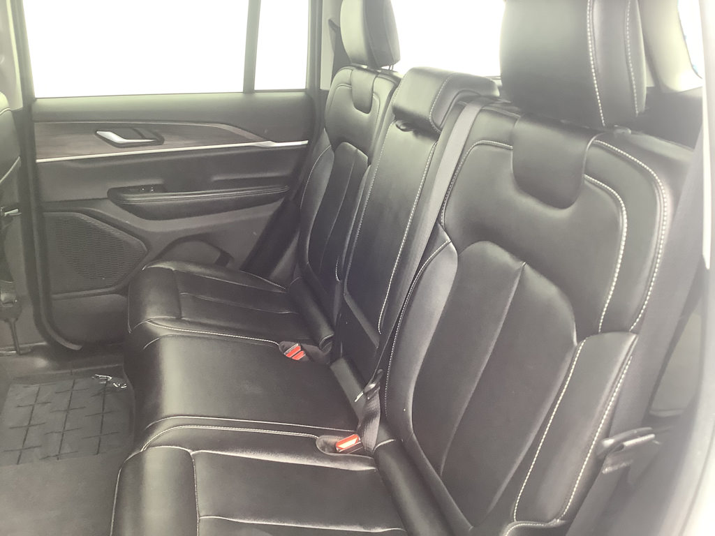2023 Jeep Grand Cherokee Limited Edition 17