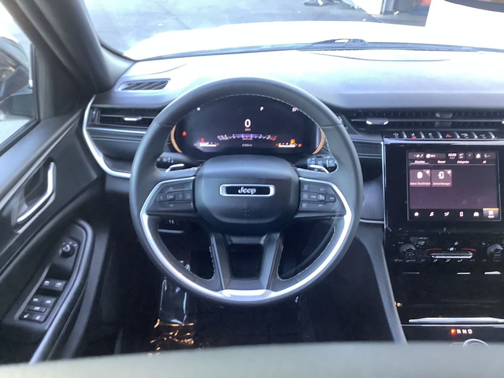 Thumbnail: 2024 Jeep Grand Cherokee L - 9