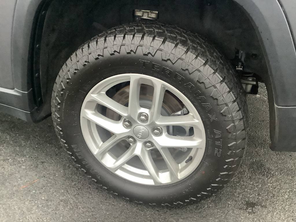 Thumbnail: 2023 Jeep Grand Cherokee L - 8