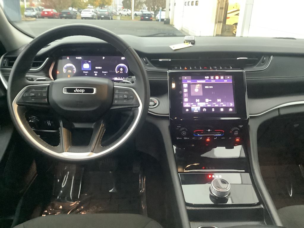 Thumbnail: 2023 Jeep Grand Cherokee L - 10