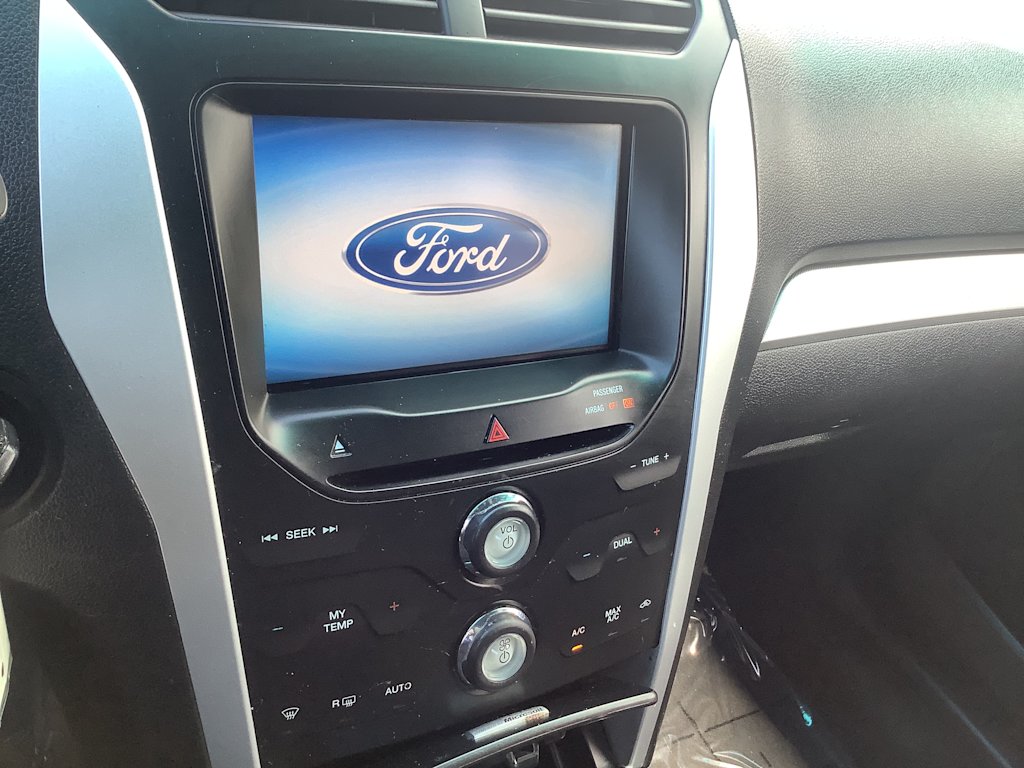 Thumbnail: 2015 Ford Explorer - 12