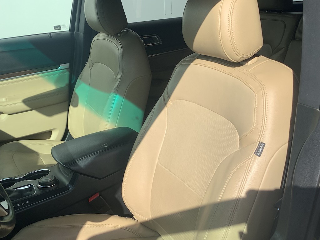 Thumbnail: 2016 Ford Explorer - 11