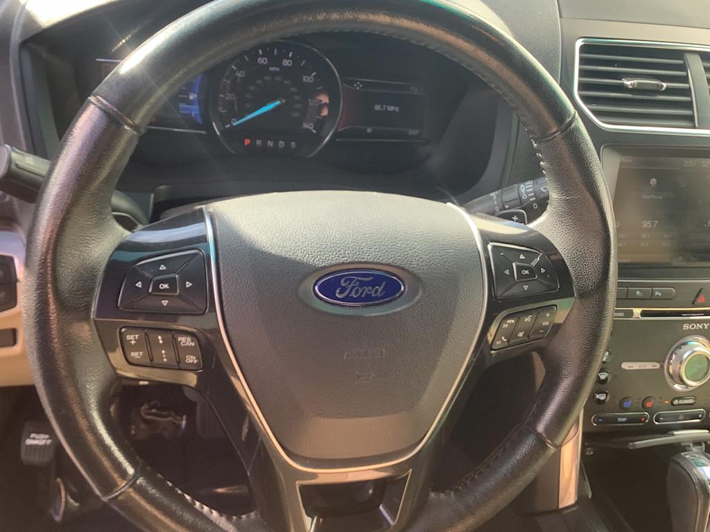 Thumbnail: 2016 Ford Explorer - 9