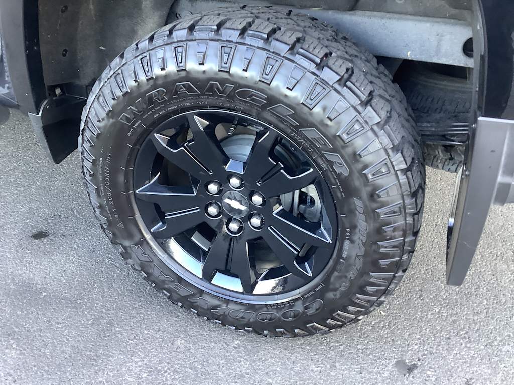 Thumbnail: 2022 Chevrolet Colorado - 8
