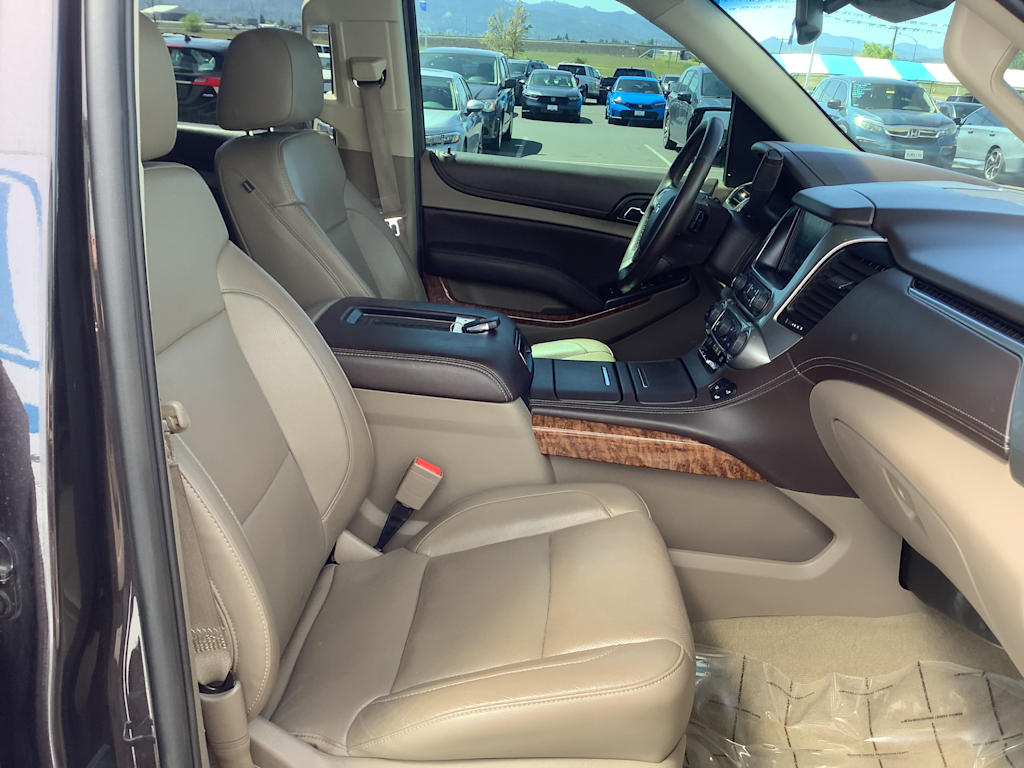 Thumbnail: 2016 Chevrolet Tahoe - 12