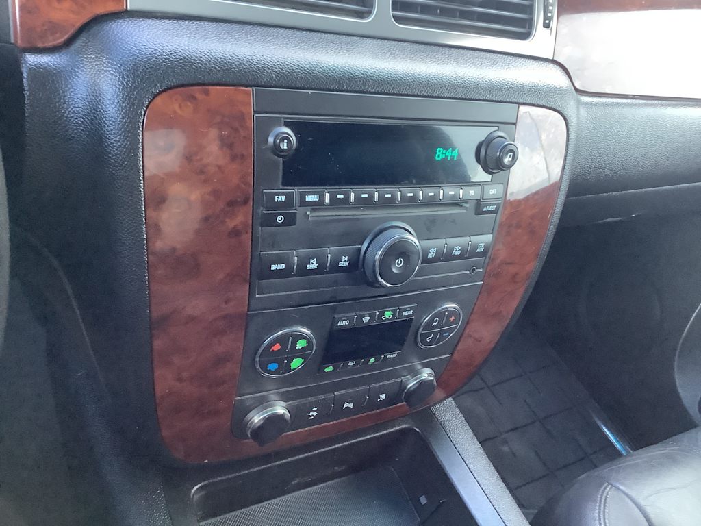 Thumbnail: 2011 Chevrolet Suburban - 15
