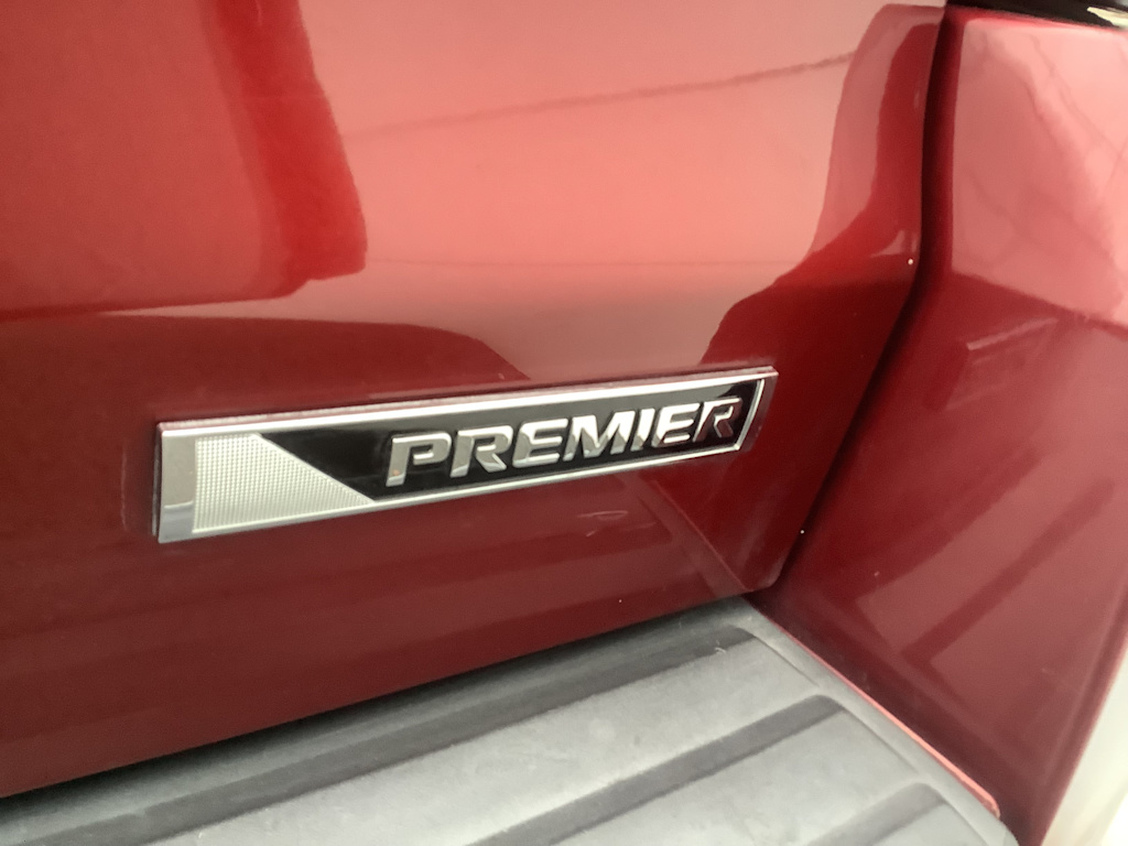 Thumbnail: 2017 Chevrolet Suburban - 19