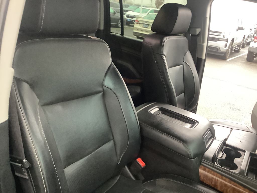 Thumbnail: 2017 Chevrolet Suburban - 21