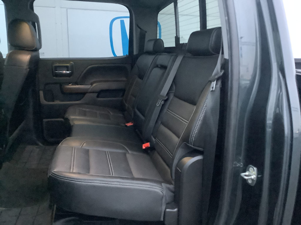 Thumbnail: 2018 GMC Sierra 2500 - 18