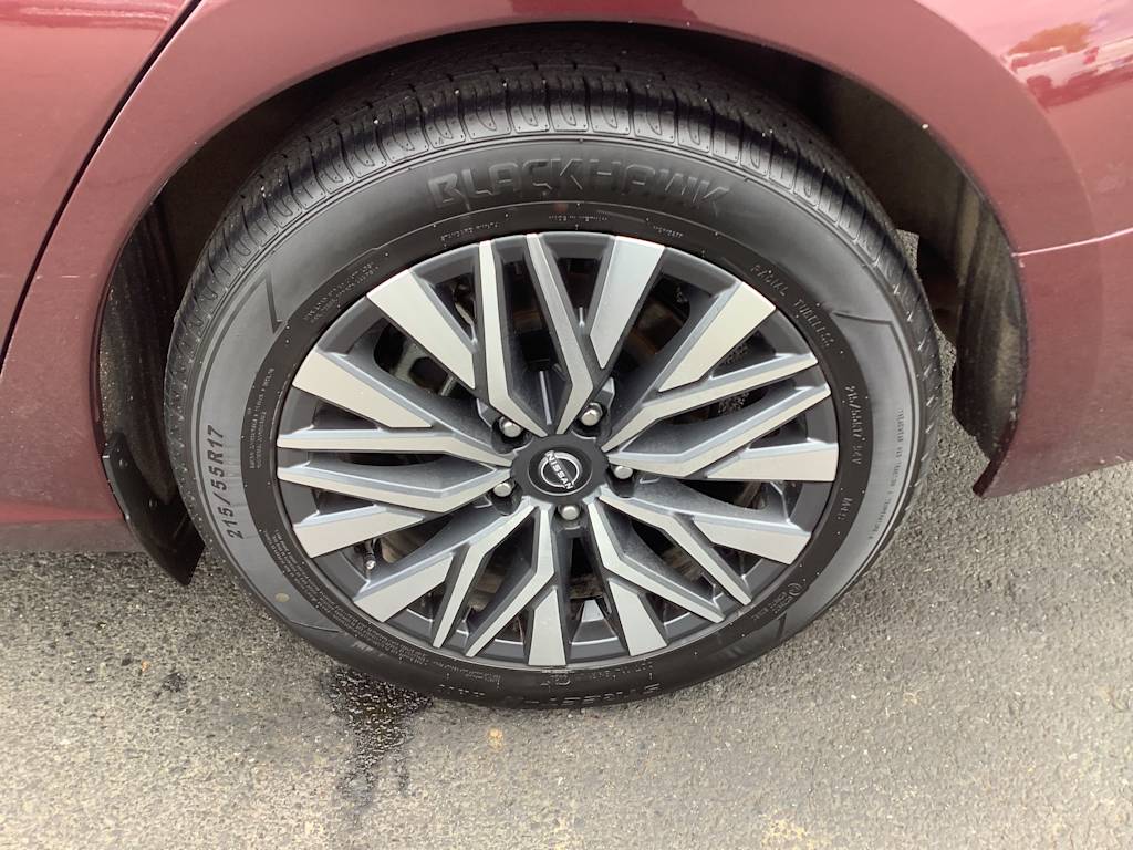 Thumbnail: 2024 Nissan Altima - 8