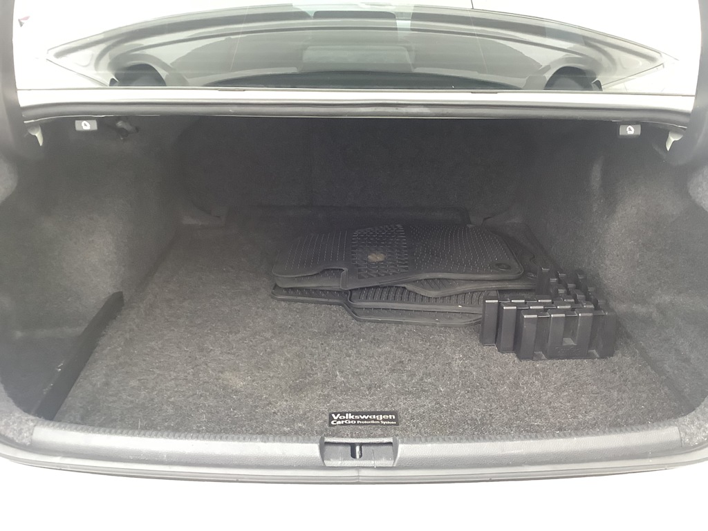 Thumbnail: 2013 Volkswagen Passat - 17