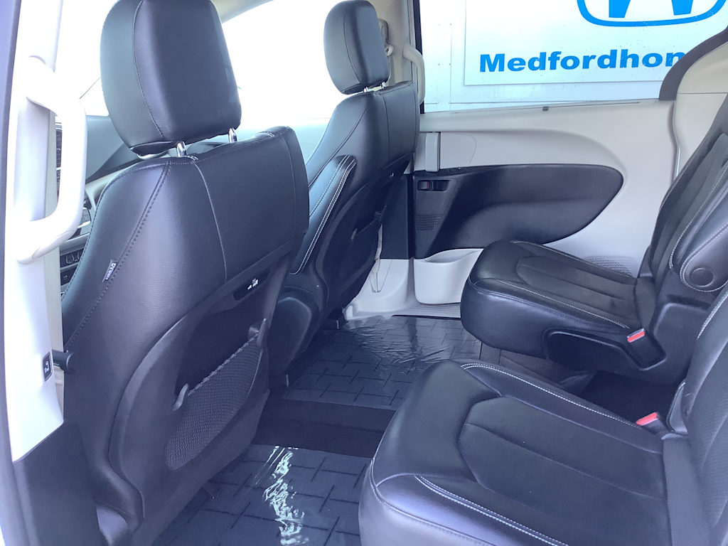 Thumbnail: 2022 Chrysler Pacifica - 13