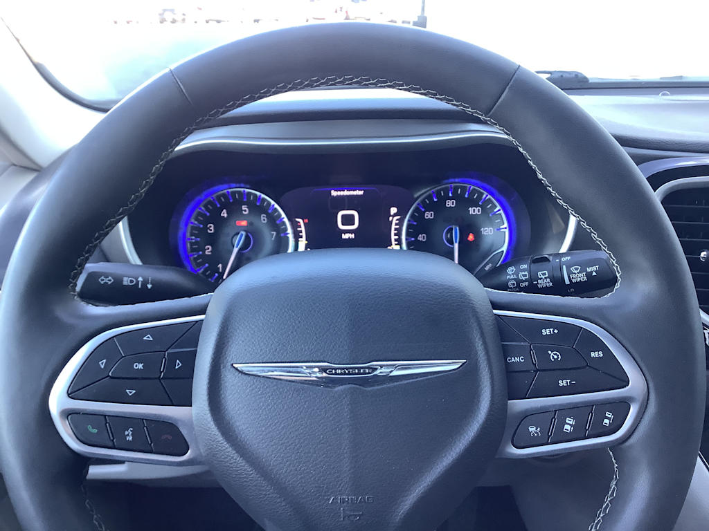 Thumbnail: 2022 Chrysler Pacifica - 14