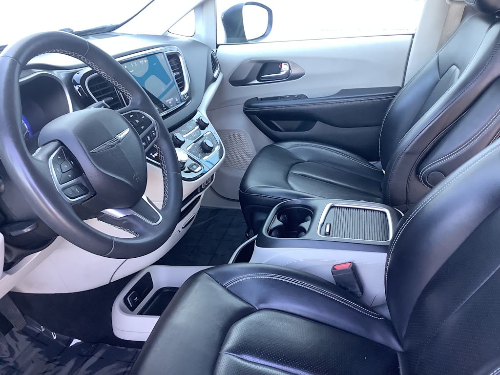 Thumbnail: 2023 Chrysler Pacifica - 11