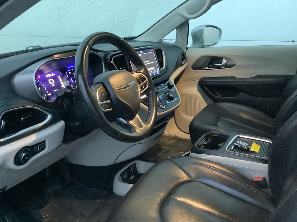 2021 Chrysler Pacifica Touring L 2