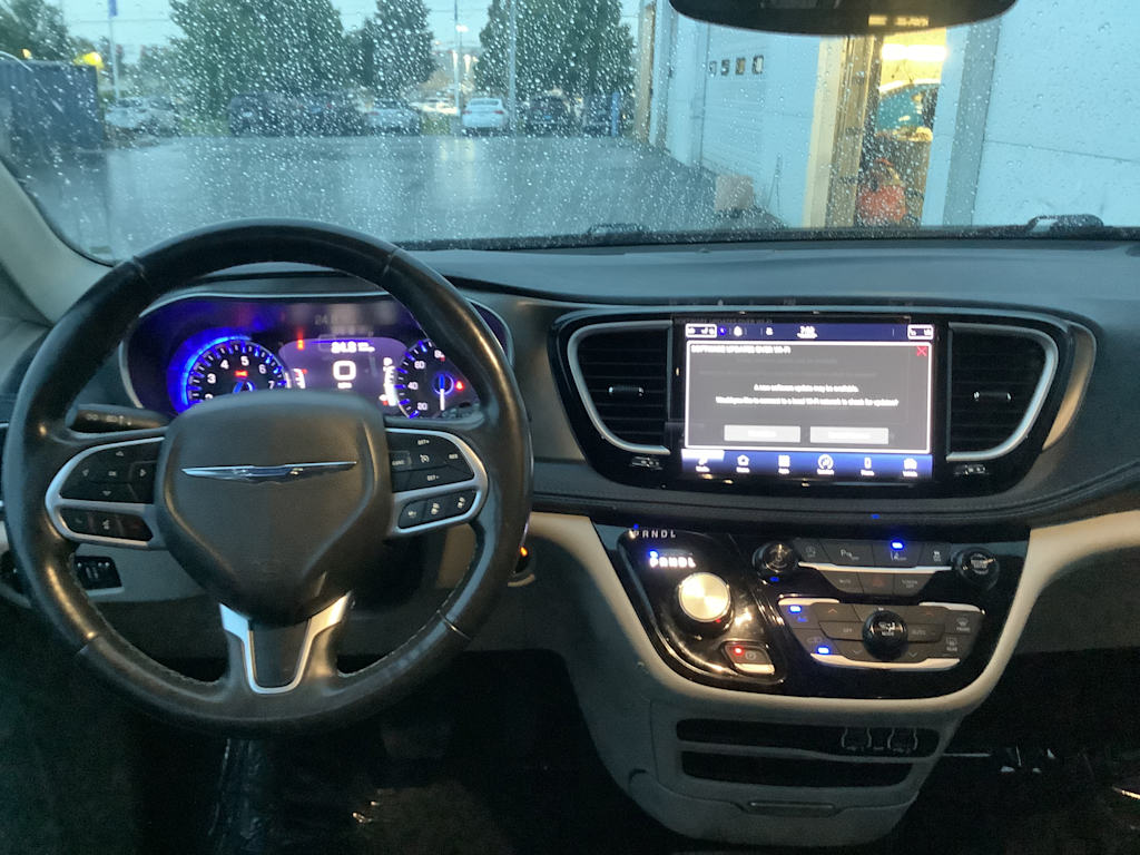 2021 Chrysler Pacifica Touring L 10