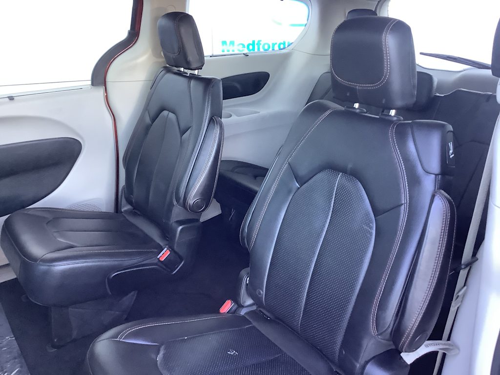 Thumbnail: 2018 Chrysler Pacifica - 19