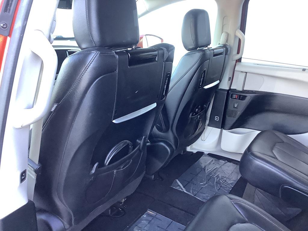 Thumbnail: 2018 Chrysler Pacifica - 13