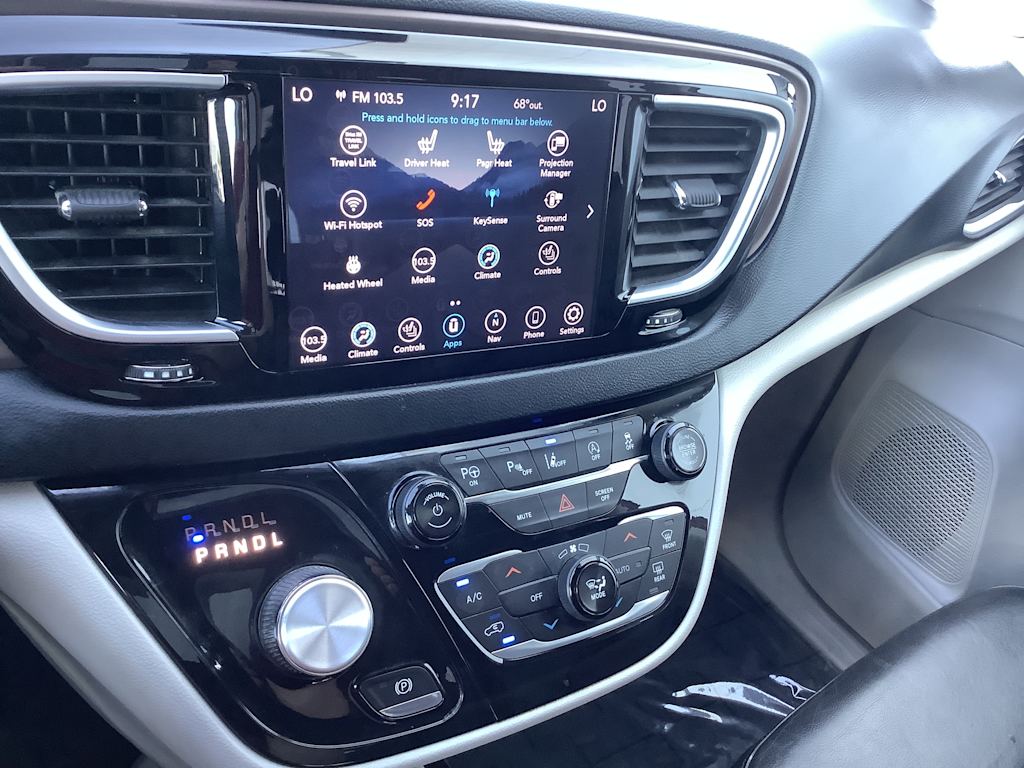 Thumbnail: 2018 Chrysler Pacifica - 14