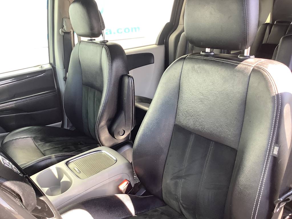 Thumbnail: 2017 Dodge Grand Caravan - 12