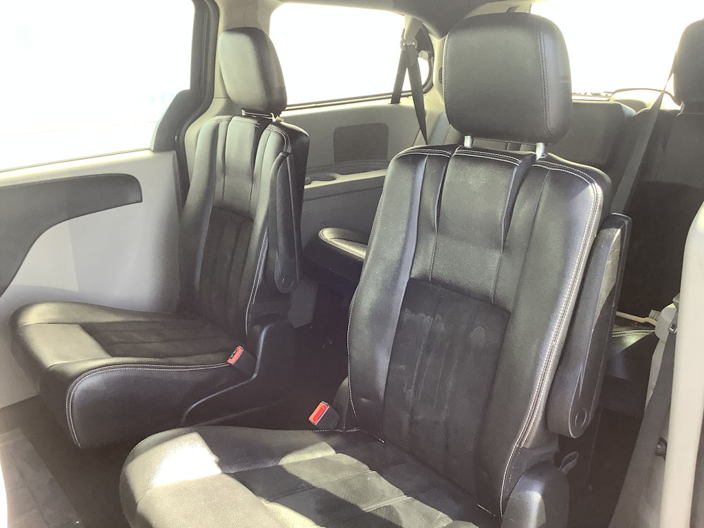 Thumbnail: 2017 Dodge Grand Caravan - 18