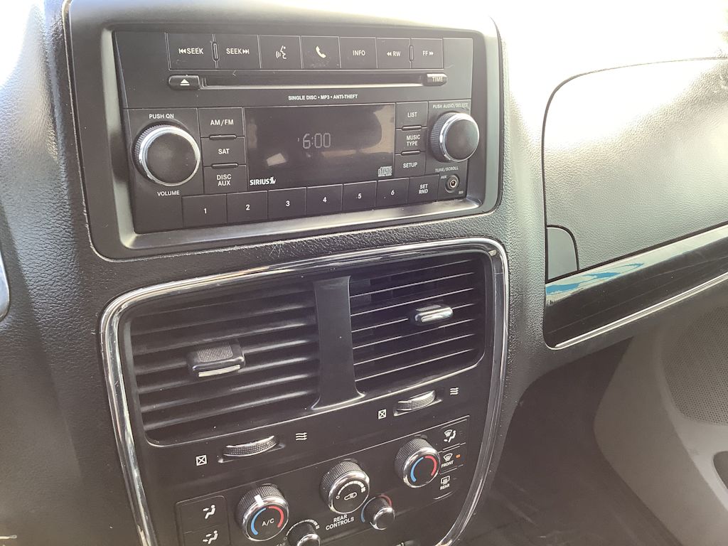 Thumbnail: 2017 Dodge Grand Caravan - 14