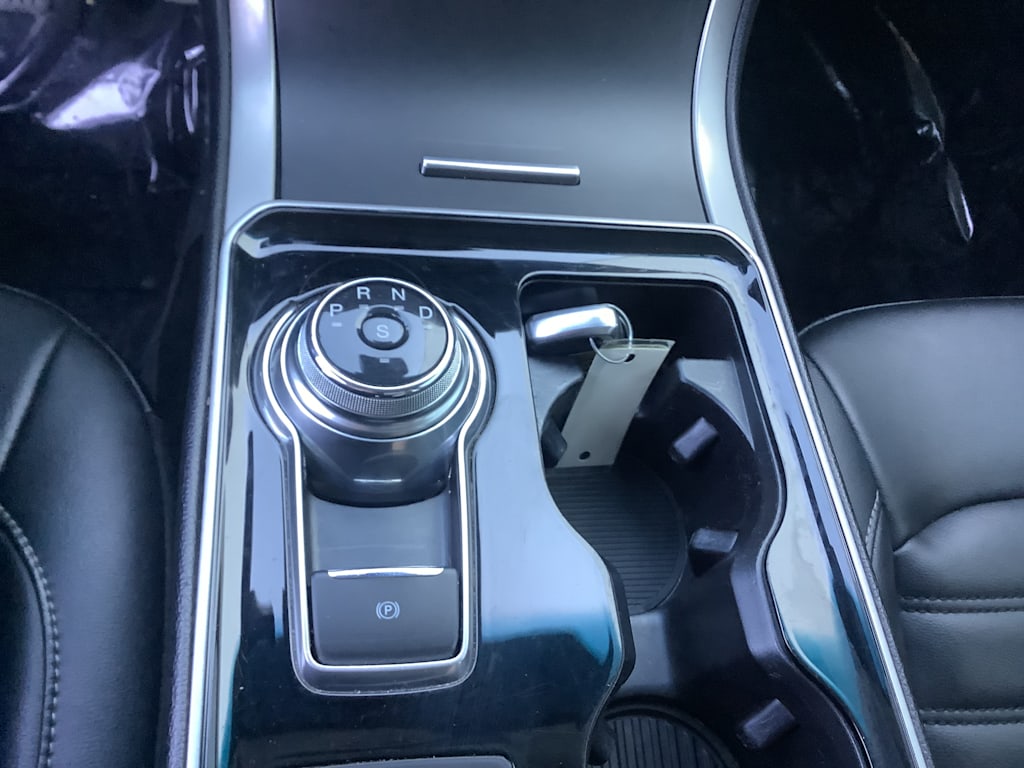Thumbnail: 2019 Ford Edge - 15