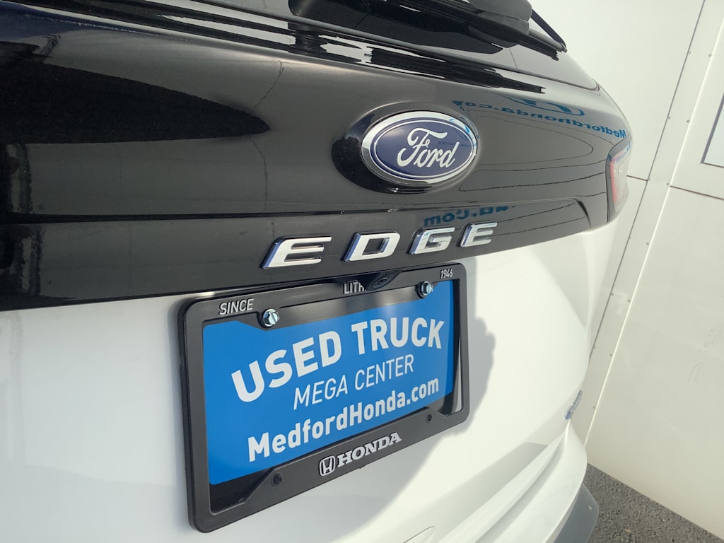 Thumbnail: 2023 Ford Edge - 7