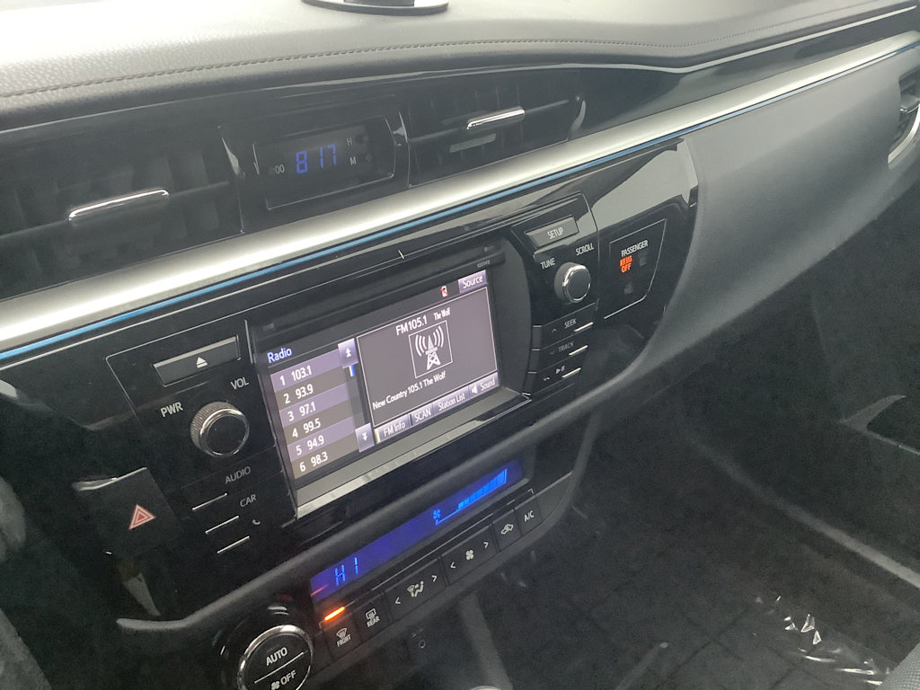 Thumbnail: 2015 Toyota Corolla - 14