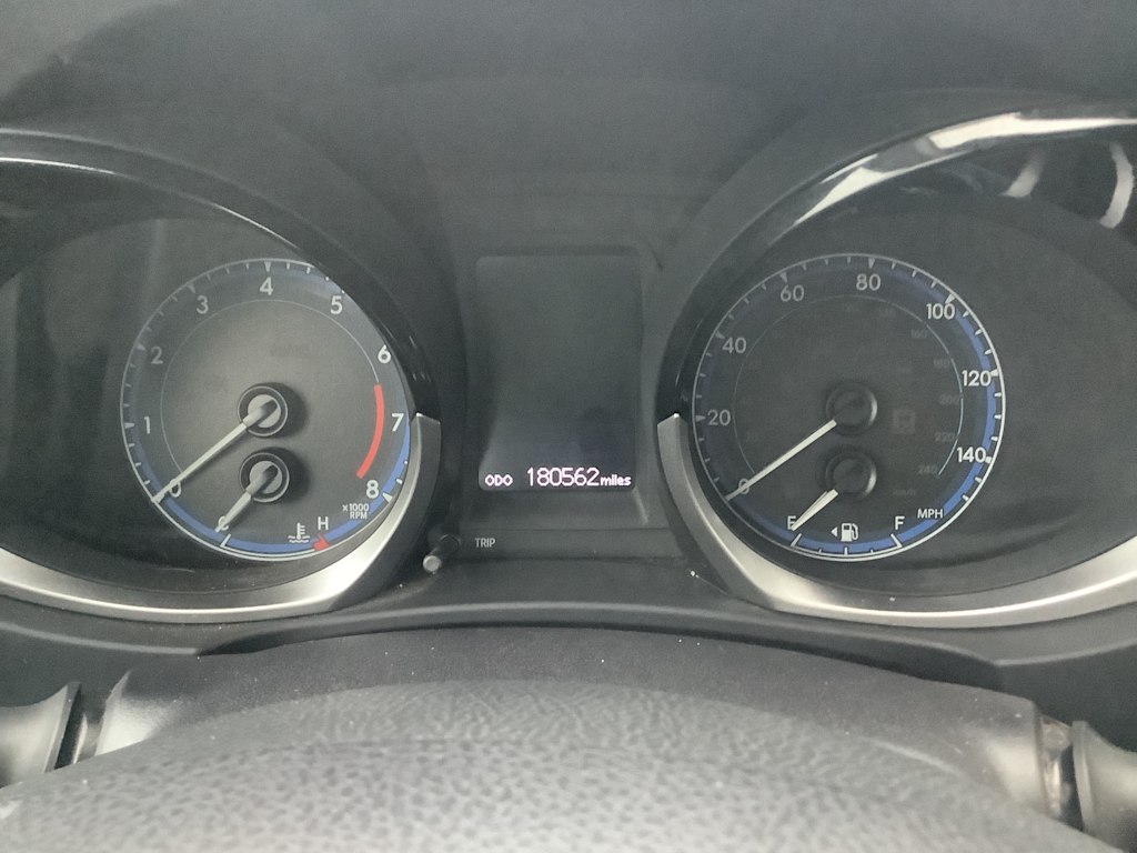 Thumbnail: 2015 Toyota Corolla - 16