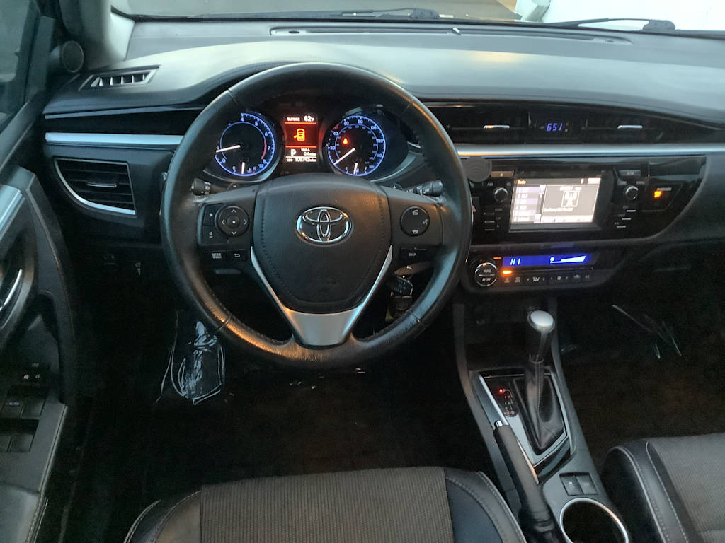 Thumbnail: 2015 Toyota Corolla - 10