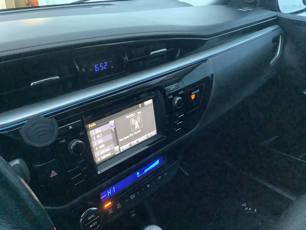 Thumbnail: 2015 Toyota Corolla - 19